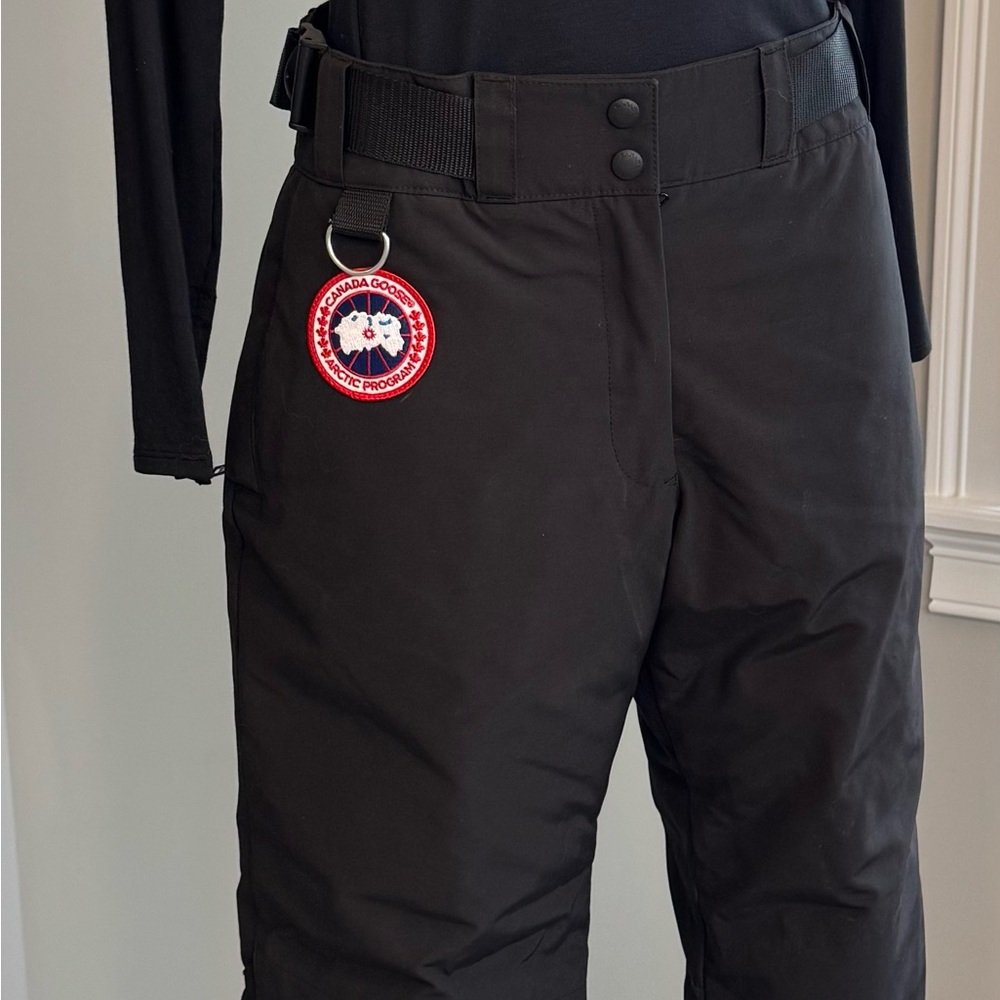Women’s Canada Goose Tundra Pants, Size XS. Like new! Worn 3 times - Picture 12 of 13
